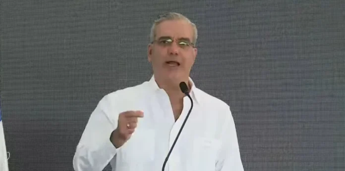 Luis Abinader inicia construcción del Club de Playa en Isla Catalina