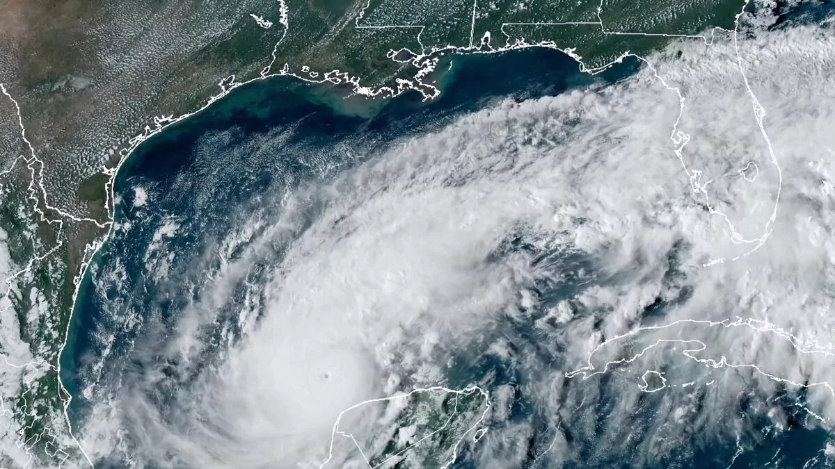 El hurac&aacute;n Isa&iacute;as, de categor&iacute;a 2, toca tierra en Florida