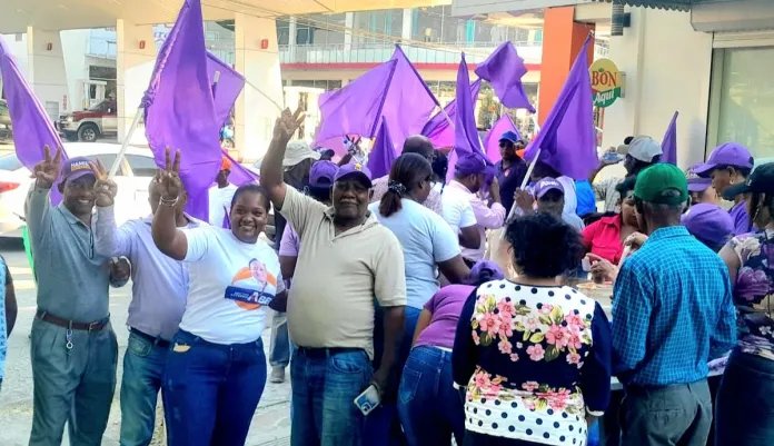 Militantes PLD hicieron campaña política en distintos lugares en SS