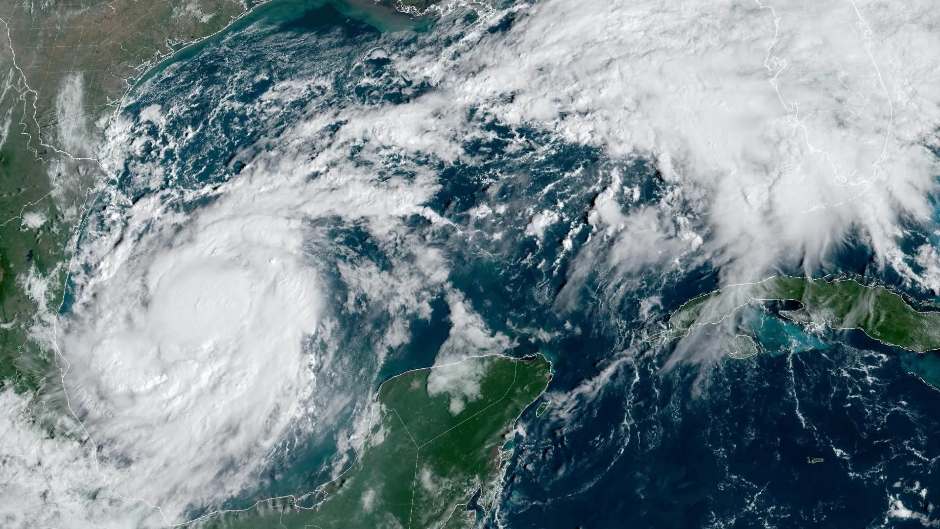 El hurac&aacute;n Milton ya es categor&iacute;a 3 con vientos m&aacute;ximos sostenidos de 195 km/h