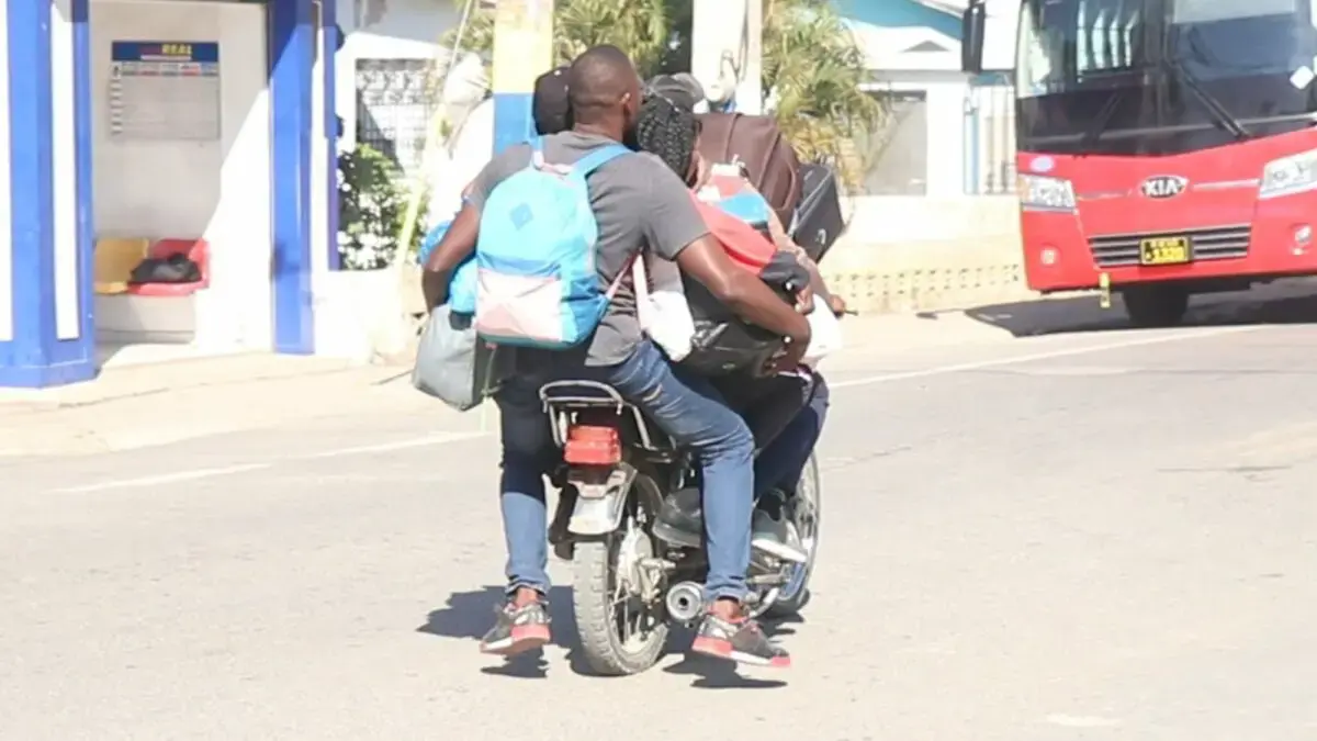 Haitianos contin&uacute;an llegando a Dajab&oacute;n para regresar a su pa&iacute;s