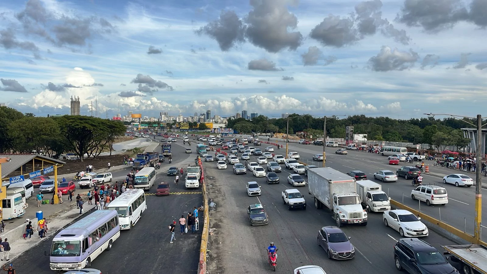 Obras P&uacute;blicas habilita dos nuevos carriles en el Kil&oacute;metro 9