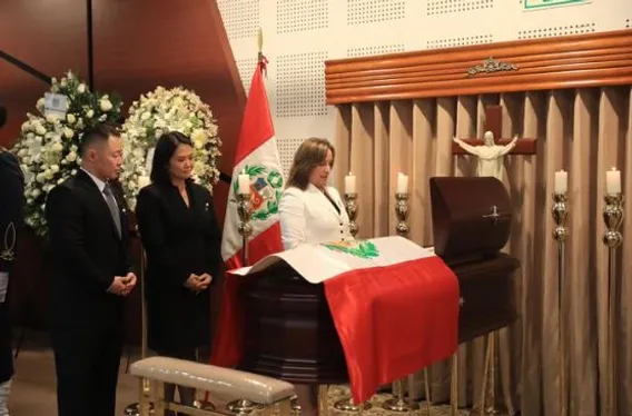 Alberto Fujimori es despedido con honores p&oacute;stumos en el Palacio