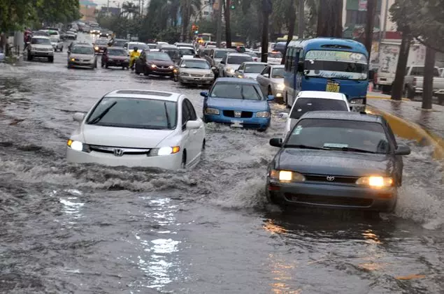 Se registran fuertes inundaciones en los diferentes sectores del país