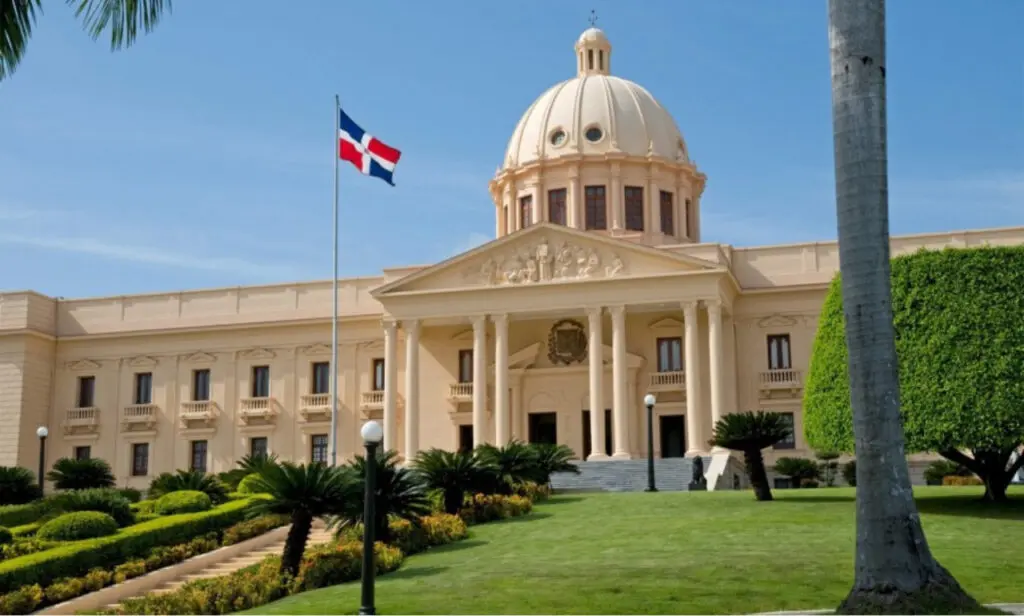 Gobierno anuncia fusi&oacute;n de seis ministerios y eliminaci&oacute;n de entidades