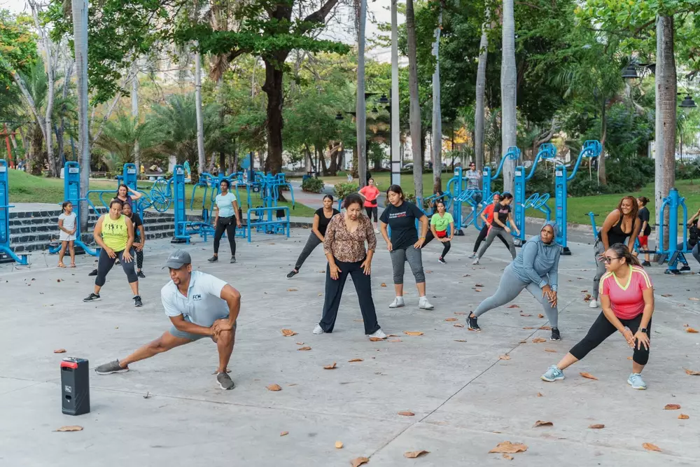 Parque Iberoam&eacute;rica recibe cientos de personas en el marco del Fin de Semana del Bienestar Mundial
