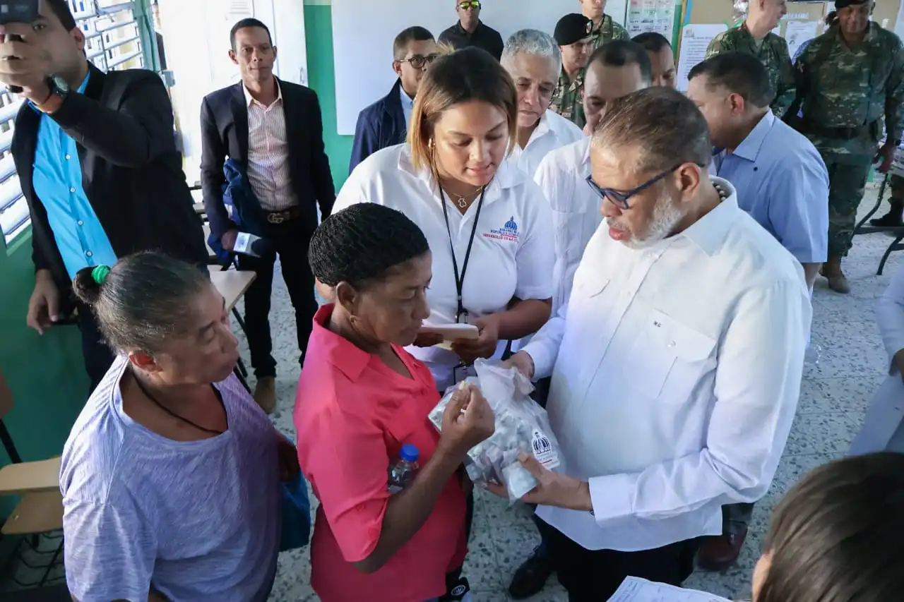 Gobierno lleva jornada asistencial a comunidades de Dajab&oacute;n a trav&eacute;s de la DGDC y el Ej&eacute;rcito RD