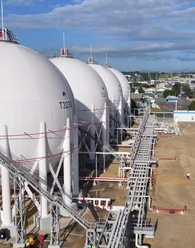 Refidomsa inaugura cuatro nuevas esferas de 280,000 barriles de GLP