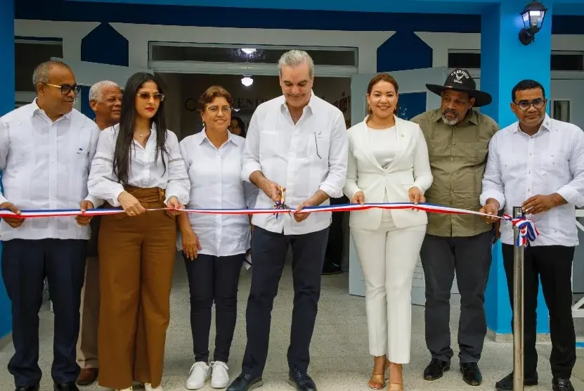 Luis Abinader entrega CAIPI y polit&eacute;cnico en Dajab&oacute;n