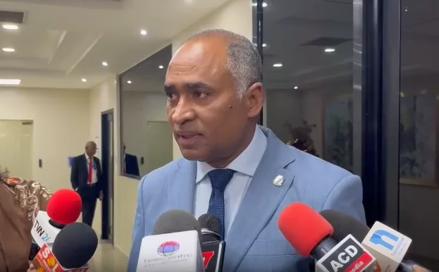 Senador Julito Fulcar &ldquo;es discutible&rdquo; la eliminaci&oacute;n de exoneraciones a legisladores