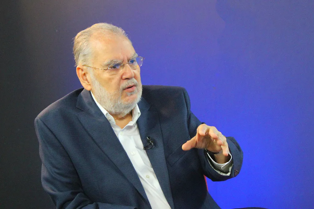 Abinader designa a Miguel Ceara Hatton como superintendente de Salud y Riesgos Laborales