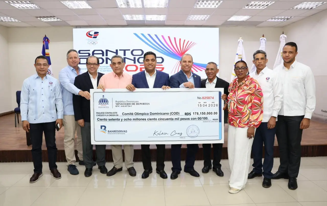 Kelvin Cruz entrega 178 millones m&aacute;s al COD para preparaci&oacute;n de atletas y van RD$743.0