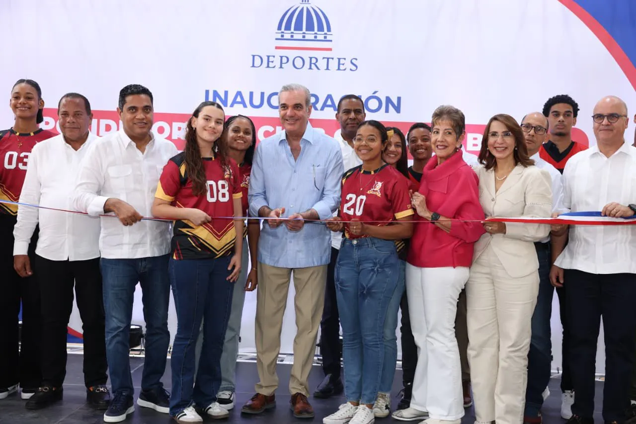 Gobierno entrega dos polideportivos a Puerto Plata por más de 76 millones