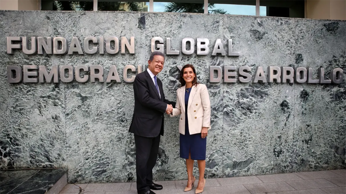 Embajadora de EE. UU. visita Funglode y se re&uacute;ne con Leonel Fern&aacute;ndez