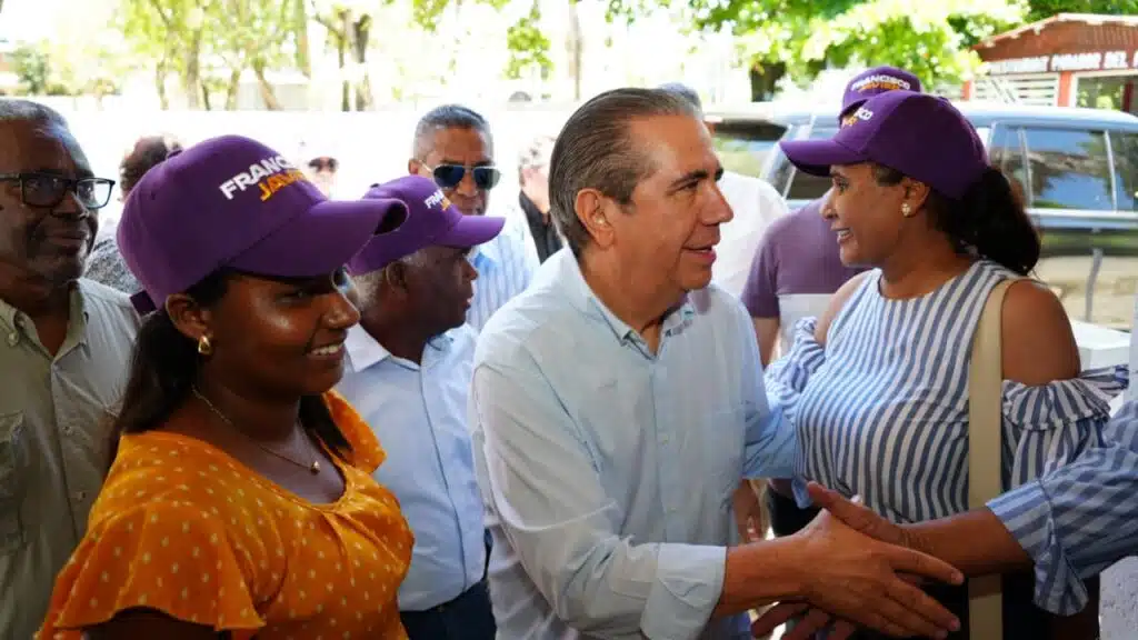 Francisco Javier Garc&iacute;a asegura el PRM es &laquo;indolentes&raquo; ante crisis econ&oacute;mica y problemas sociales