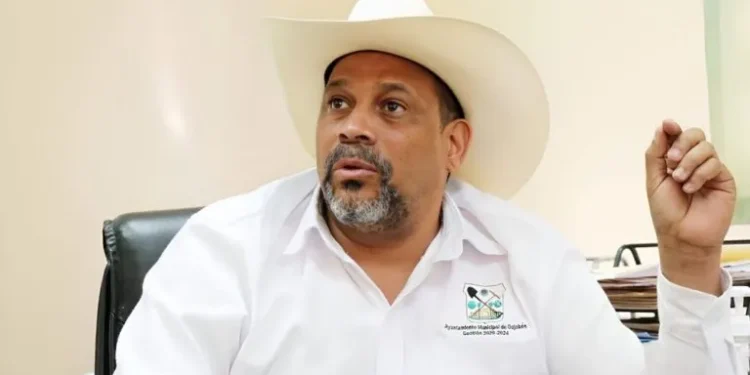 Alcalde de Dajabón desmantela puestos de venta informal operados por haitianos
