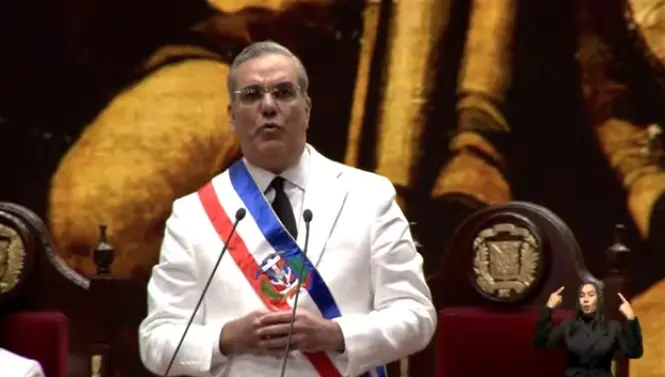 Luis Abinader promete nuevos acueductos y sistemas de drenaje para el GSD
