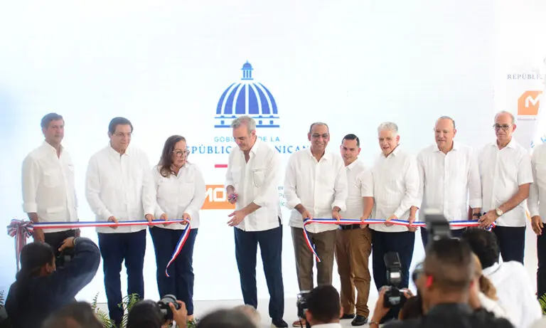 Luis Abinader inaugura la carretera Santiago-PP