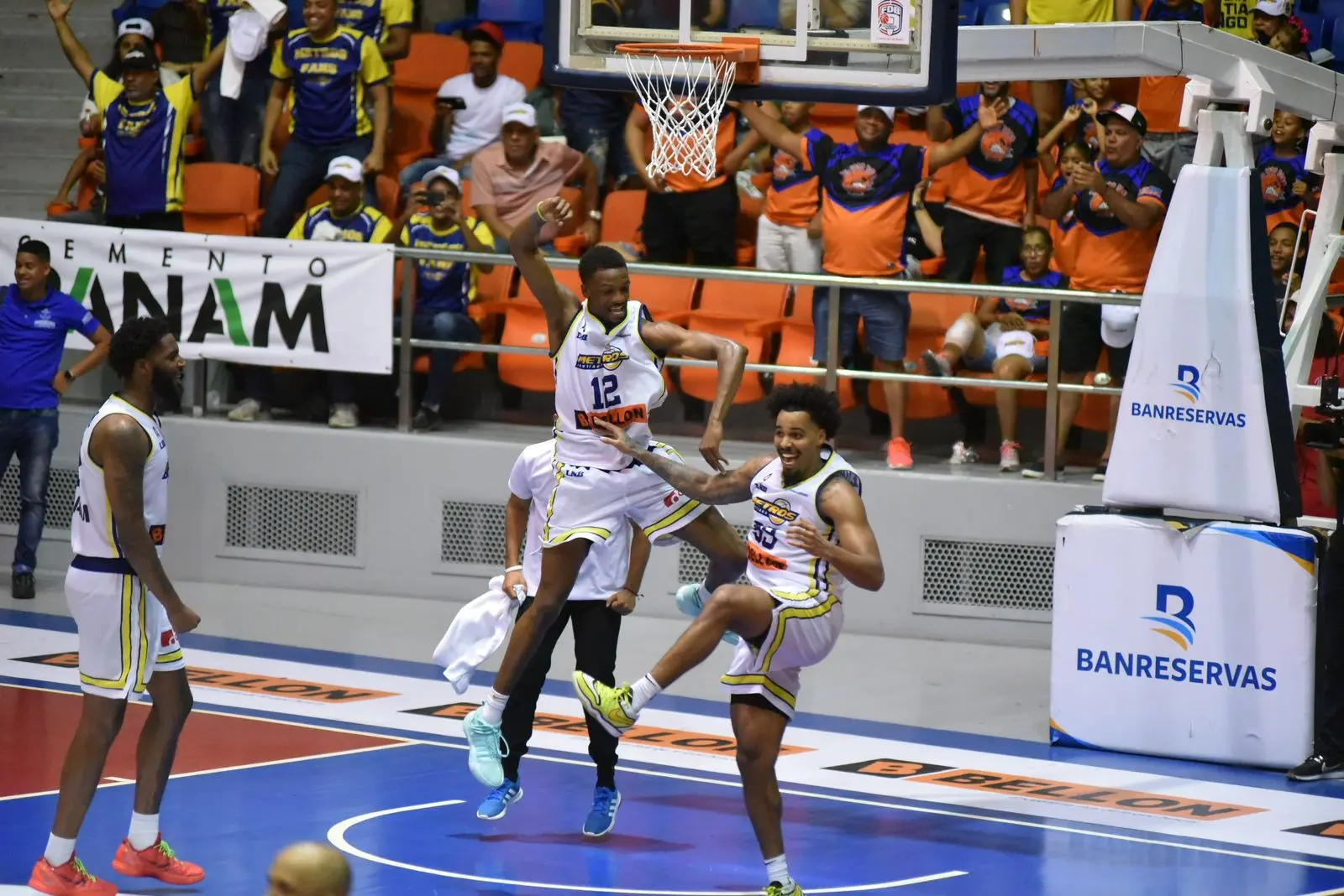 Metros vencen a Marineros en segunda jornada de la LNB