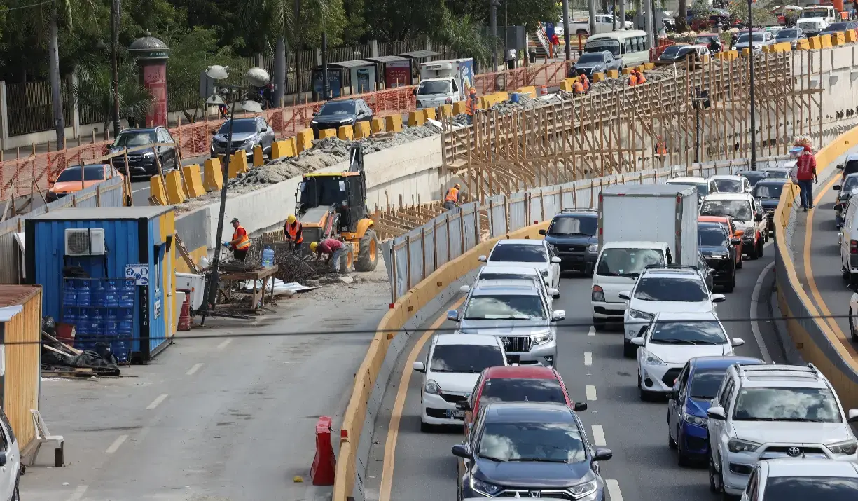 Desnivel de la 27 estar&aacute; en servicio completo fin mes