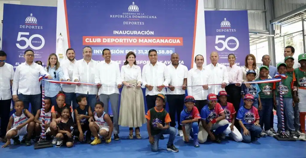 Vicepresidenta Raquel Peña y ministro Kelvin Cruz entregan multiuso en Manganagua