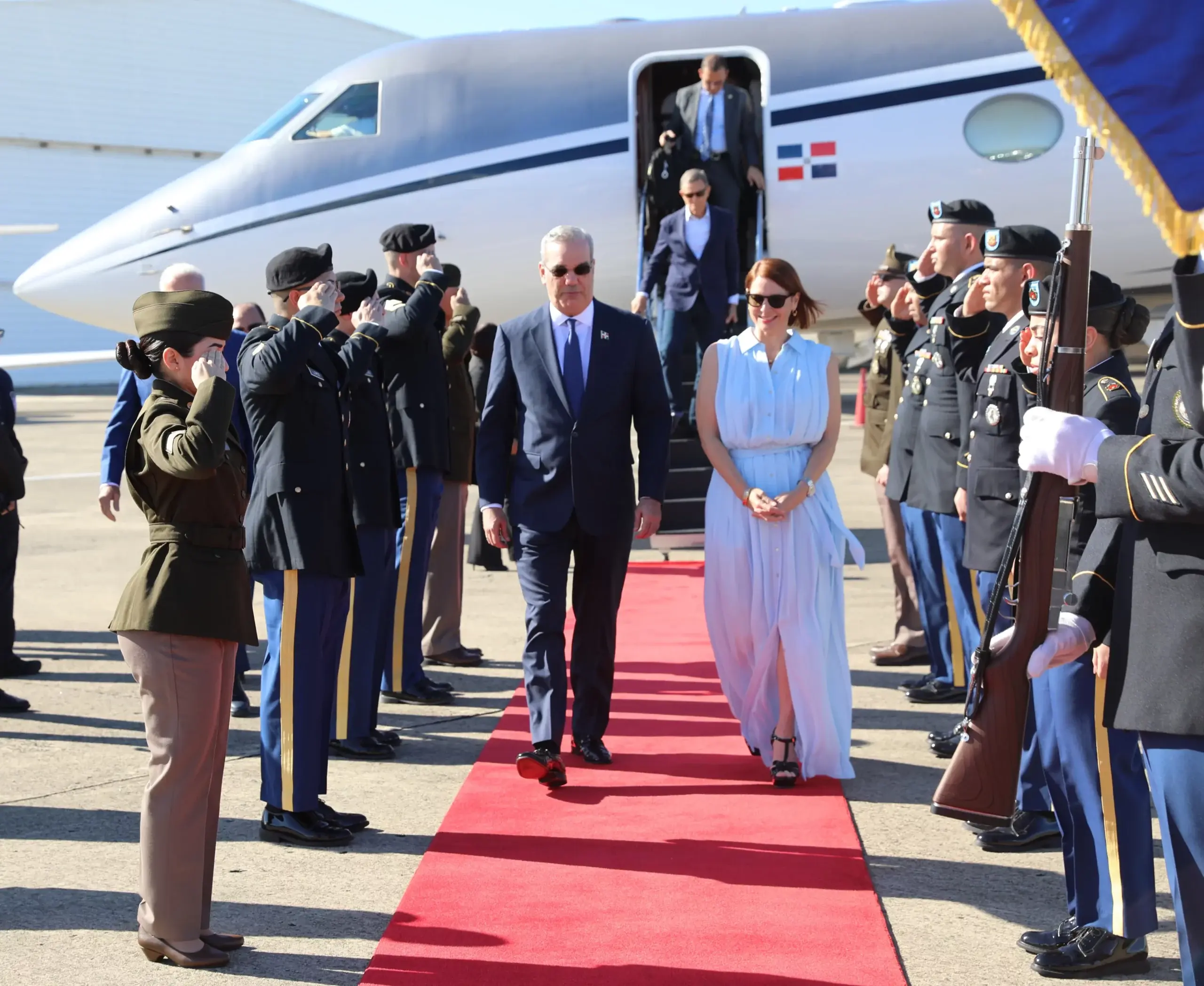 Luis Abinader llega a Puerto Rico para toma de posesión de nueva gobernadora