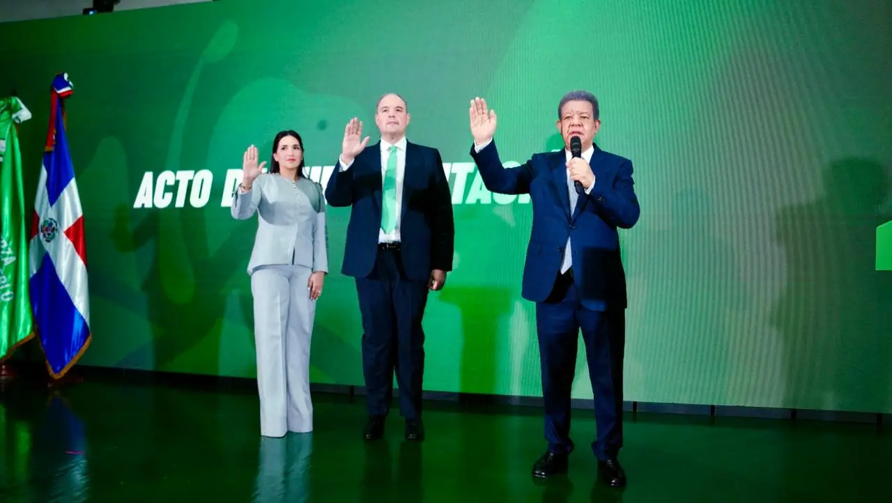 Jos&eacute; del Castillo se juramenta como nuevo miembro de la Fuerza del Pueblo