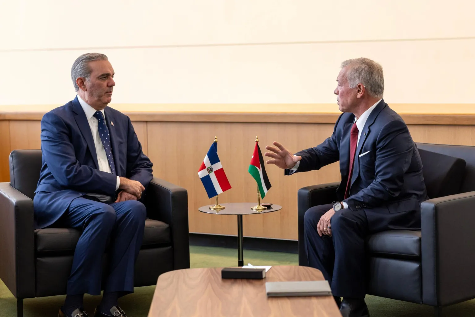 Presidente Abinader se re&uacute;ne con el Rey de Jordania