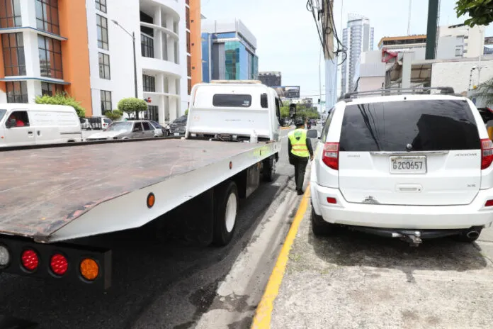 Multas por mal estacionamiento costar&aacute;n hasta RD$5,000 a partir del 4 de agosto