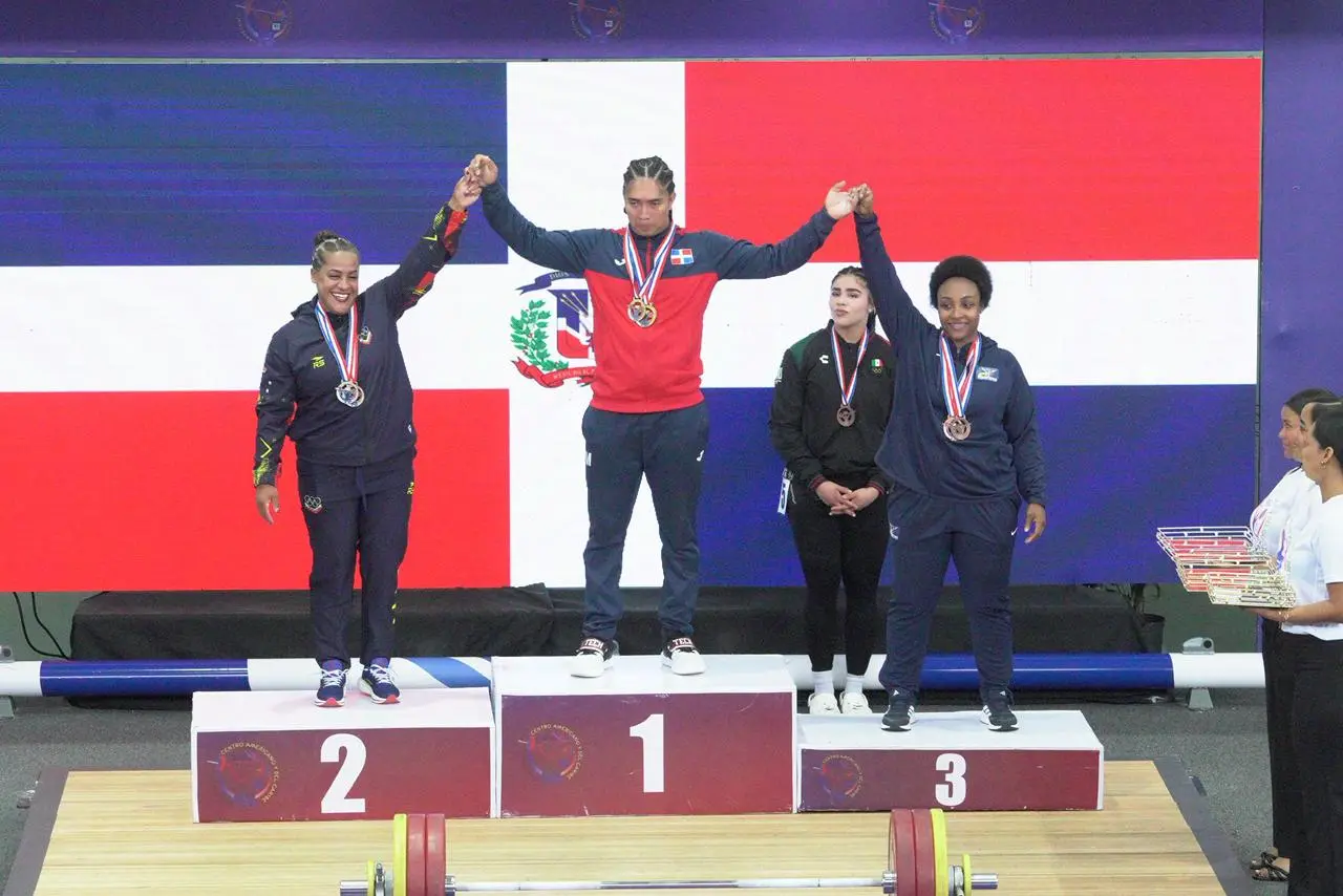 Yudelina ratifica su condici&oacute;n de mundialista en clasificatorio pesas