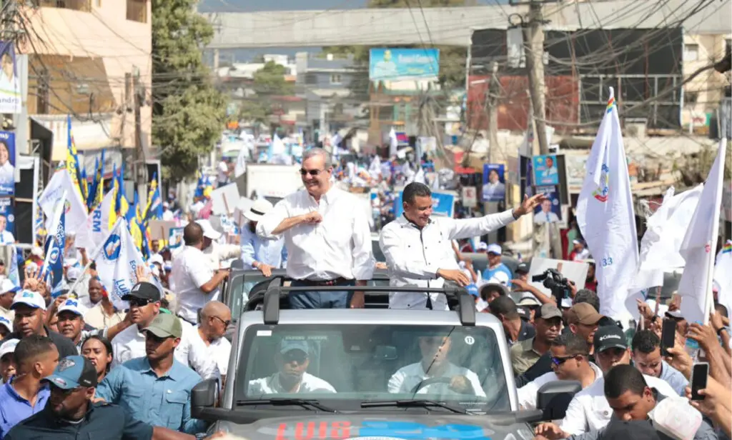 Candidatos vuelven a tomar las calles con marchas-caravanas