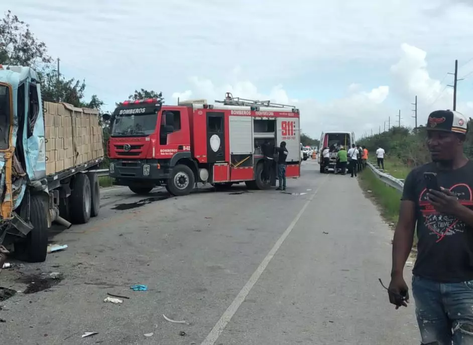 Varios heridos en accidente múltiple en autovía del Coral