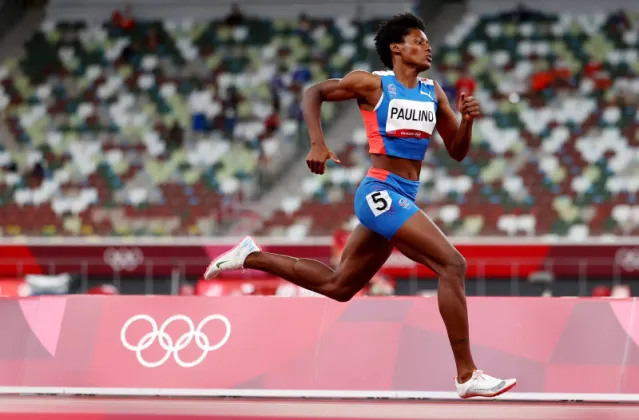 Ministro de Deportes felicita a Marileidy por su triunfo en 400 metros de la Liga Diamante