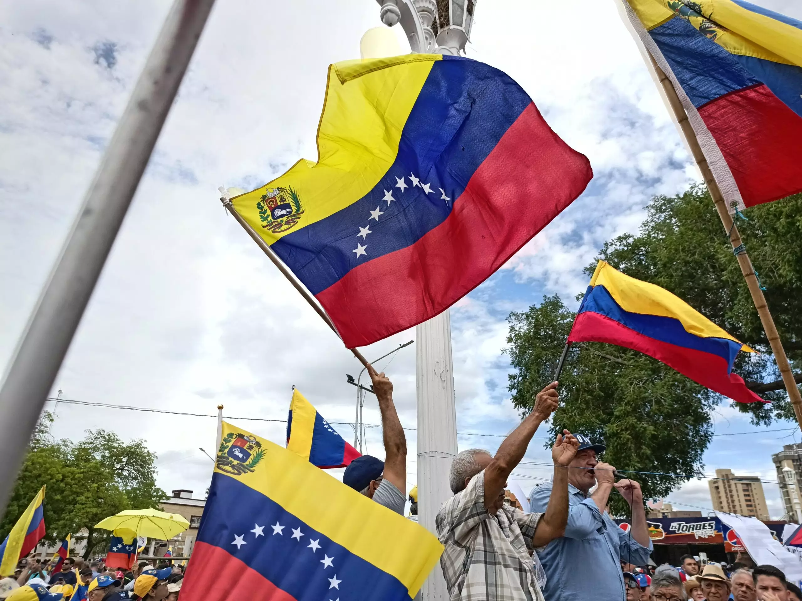 Embajada de los EEUU pide &laquo;no m&aacute;s represi&oacute;n&raquo; en Venezuela