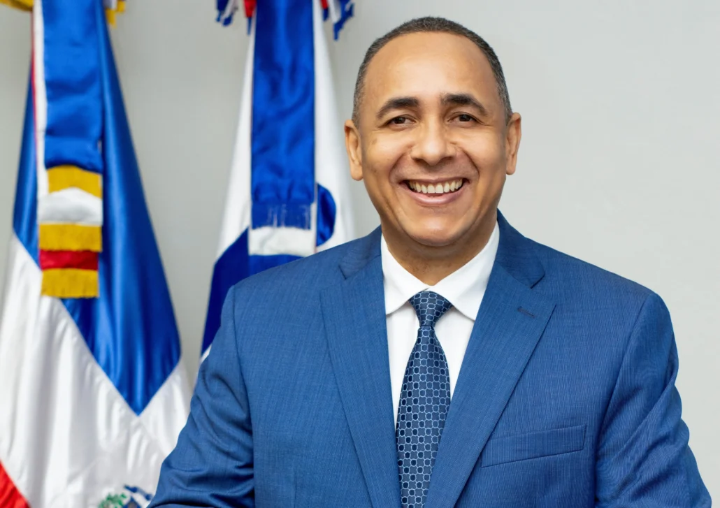 Nelson Arroyo es designado vicepresidente ejecutivo de Seguros Reservas