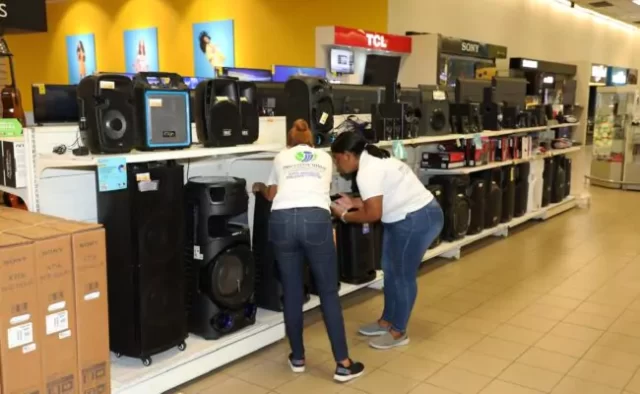 Proconsumidor realiza operativos para evitar engaños en ofertas por Día de los Padres
