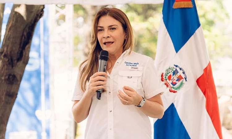 Mej&iacute;a dice no se hacen pol&iacute;ticas p&uacute;blicas alejados de la gente