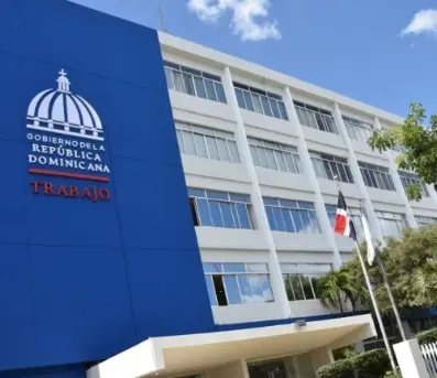 Ministerio de Trabajo pide flexibilizar labores en zonas vulnerables durante el paso del huracán Beryl
