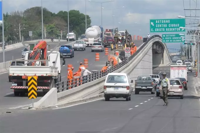 Obras Públicas cierra pasos a desnivel y puentes por mantenimiento