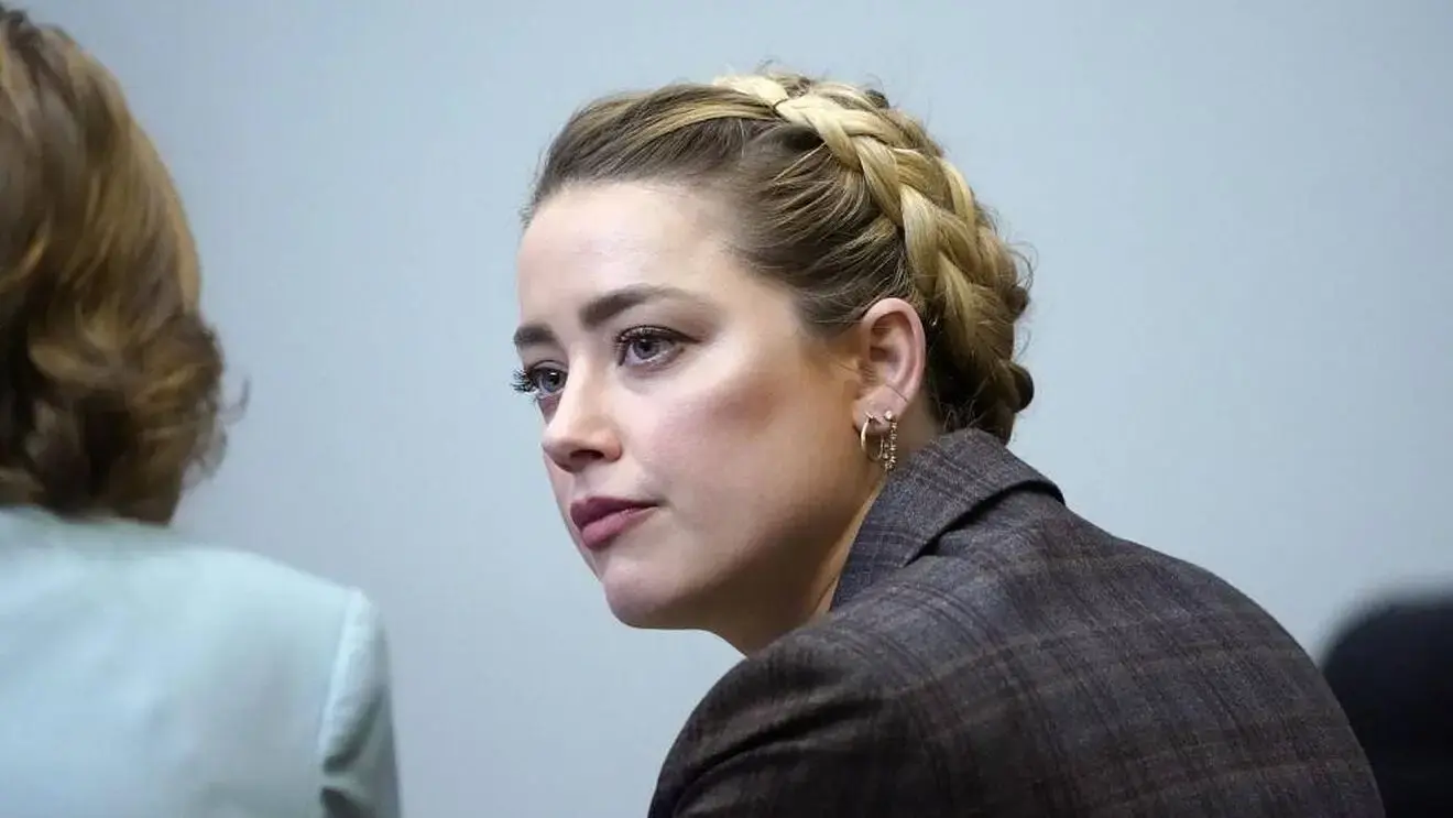 Amber Heard acusa a Johnny Depp de agredirla sexualmente con una botella   