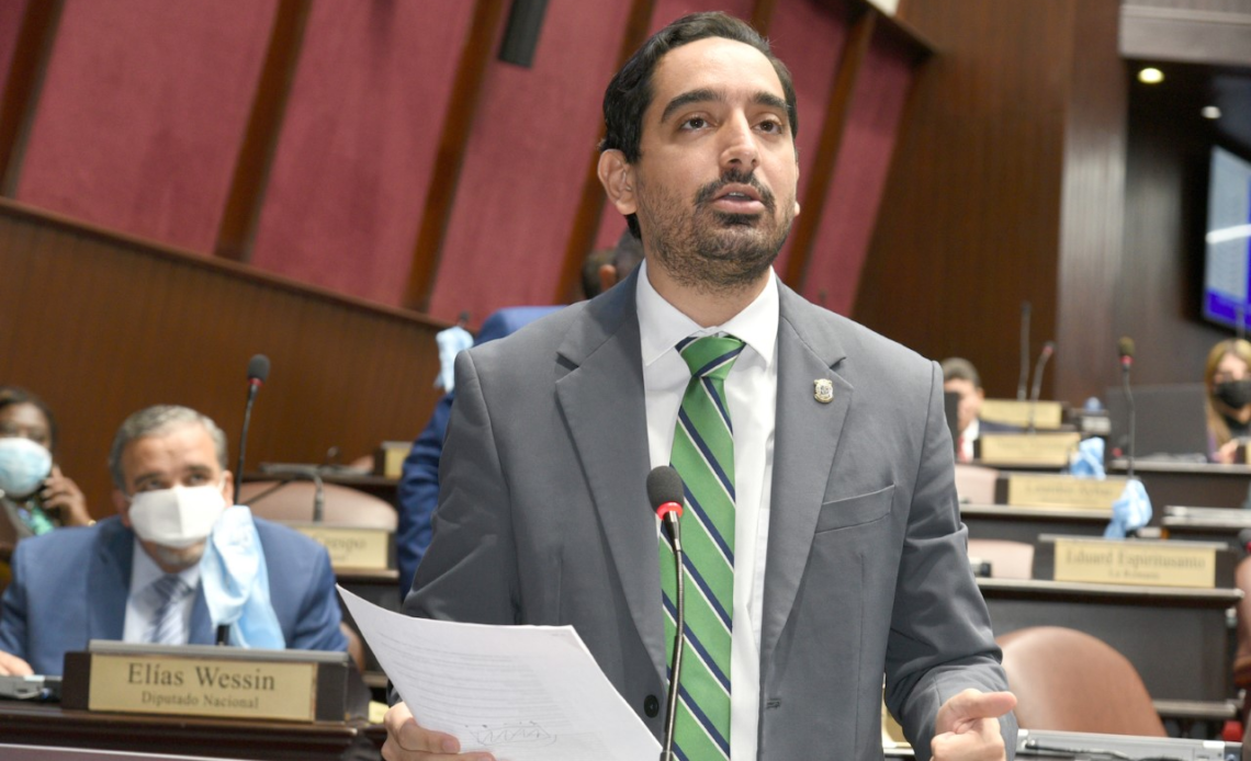 Diputados opositores contemplan votar a favor de una posible interpelación al director PN
