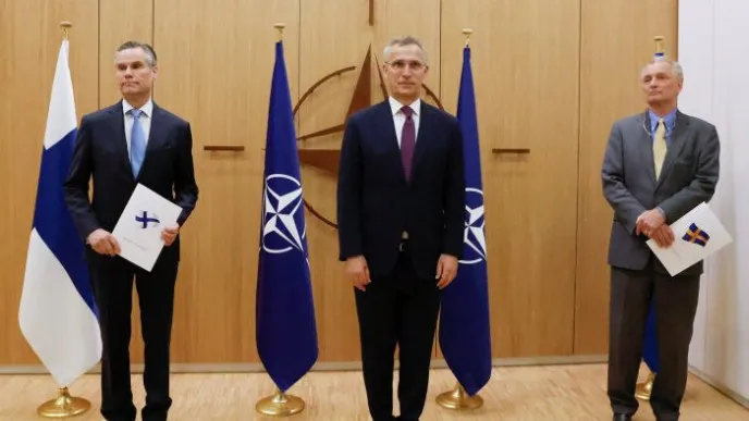 Suecia y Finlandia dan "un paso hist&oacute;rico" al formalizar solicitud de ingreso a la OTAN