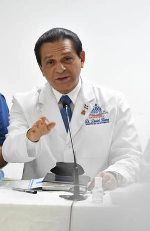 Ministro de Salud lamenta incidente en marcha CMD y llama al di&aacute;logo