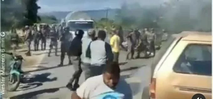 En Azua protestan contra instalación de barcazas de generación eléctrica
