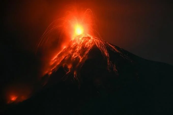 Entra en erupci&oacute;n el volc&aacute;n de Fuego en Guatemala, el m&aacute;s activo de Centroam&eacute;rica