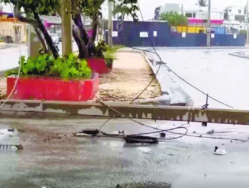 Tormenta Flanklin  deja 406,549 usuarios sin electricidad
