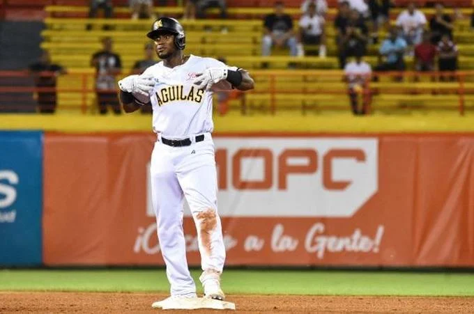 El prospecto Alexander Canario se fractur&oacute; un tobillo y tiene lesi&oacute;n en el hombro