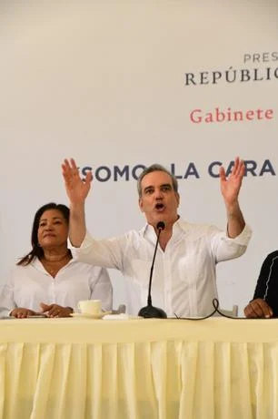 Luis Abinader sobre sus logros: "El que quiera discutir esos datos que vaya a los organismos internacionales y los discuta&rdquo;