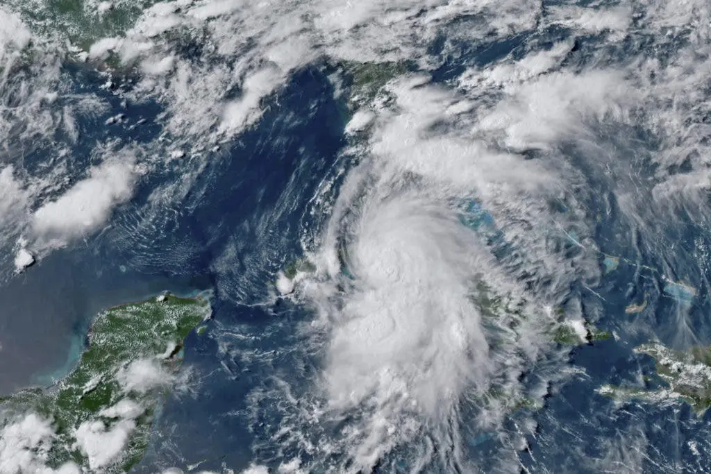 Onda tropical puede convertirse en depresi&oacute;n tropical en los pr&oacute;ximos d&iacute;as