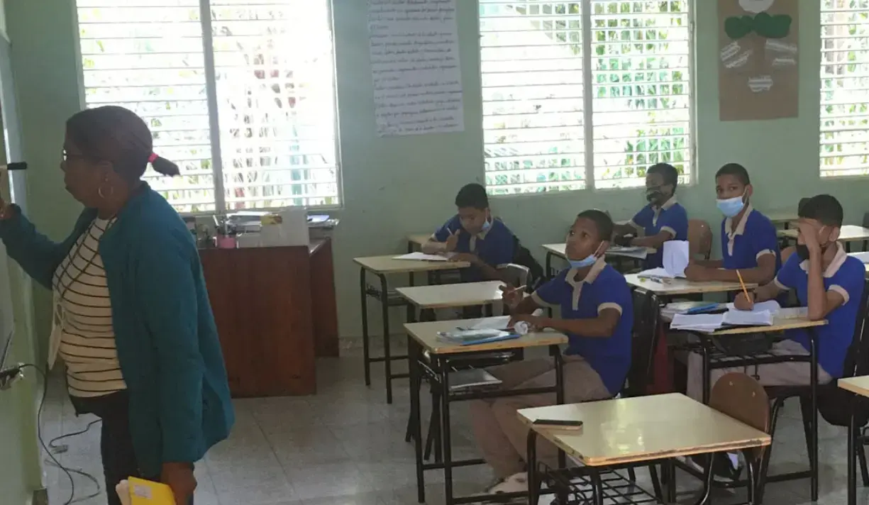 Educación trata bajar ausentismo en los estudiantes
